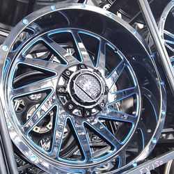 🔥 ¡Dale un nuevo estilo a tu auto en Phoenix Tires & Wheels Outlet! 🔥
​¿Tu carro o troca necesita un cambio de imagen? ¡Tenemos los rines m