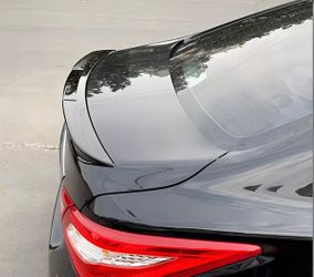 Universal Gloss Black Rear Trunk Spoiler – New
