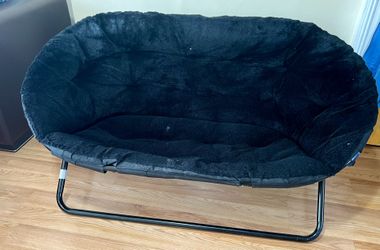 Foldable Oval Love Seat Black Fur -$50