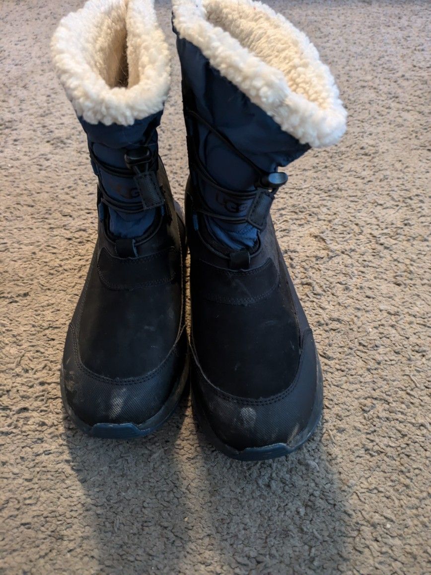 UGG Snow Boots Boys Size 5