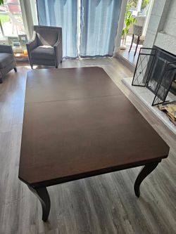 Dining room table (6 or 8 person)