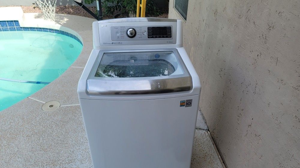 LG Washing Machine 27" 5.0 Cu. ft. WT5680HWA