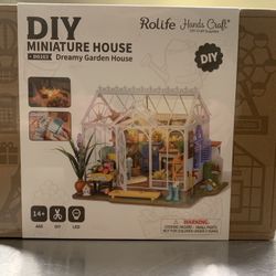 DIY Dreamy Garden House