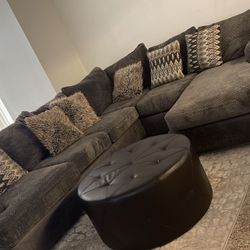 Sectional W/ Ottoman And Chaise 