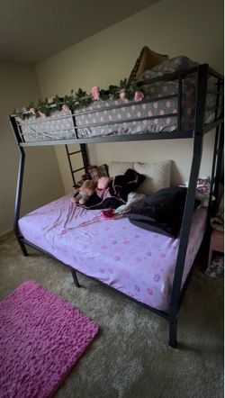 Black Bunk bed