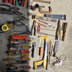 Estate Sale Tool Bucket Full Of Tools Screwdrivers  Chisels Pliers Razors And More