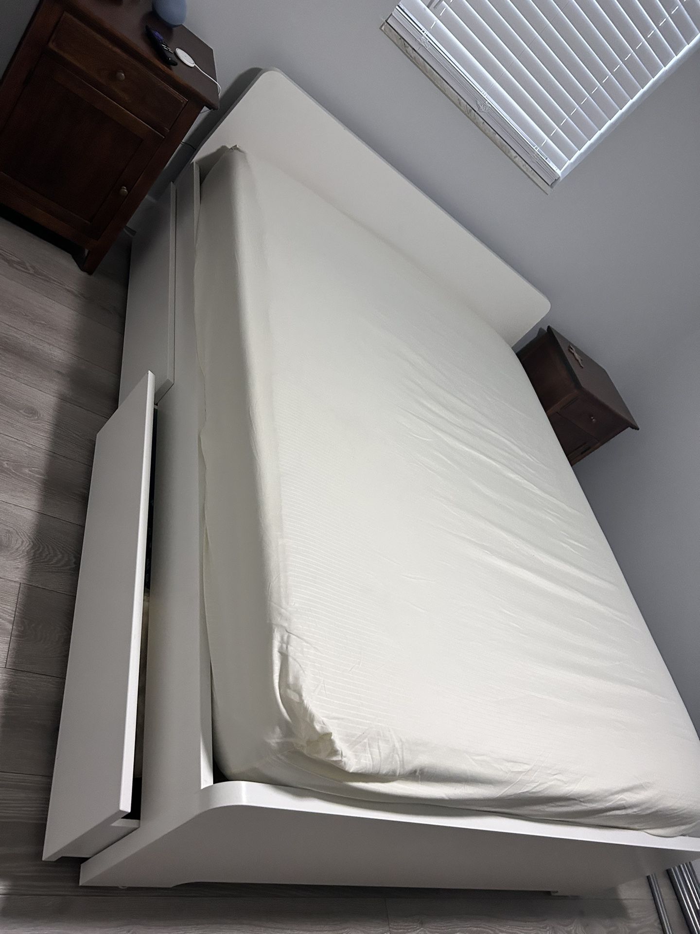 Free queen size bed frame with four under drawers