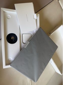 14 - inch Macbook Pro M5 16Gb memory ram and 512GB storage