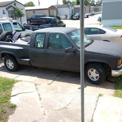 Chevy Silverado Año 97 .V6 Estándar  
