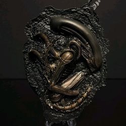 Neca Alien Romulus Asteroid with fossilized Xenomorph