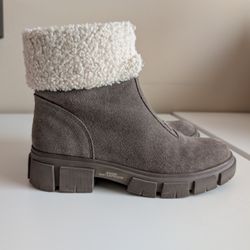 Blondo Ankle Boots for Women, Waterproof Suede Boots with Cream Fur Cuff - Size 7.5