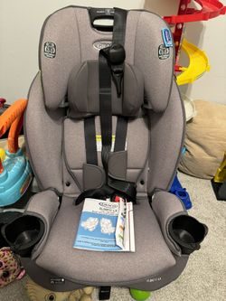 Graco 3 In 1 Car seat Grow With It New