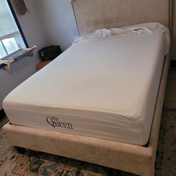 Bed With Memory Foam Mattress Set