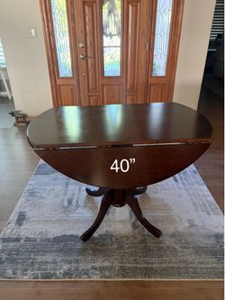 Table, round folding 40”