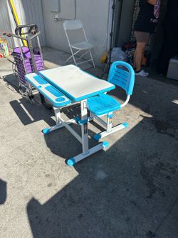 Kids desk