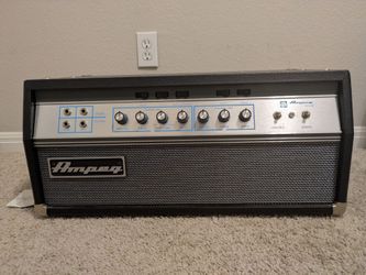 Ampeg classic Series SVT-VR  300W All-Tube Bass Head – Mint Condition