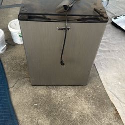 Mini Fridge 