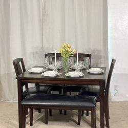 Compact Contemporary Dining Table With 4 Chairs & Bench / Comedor De Sillas Y Banca