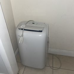 Plug In AC Toshiba