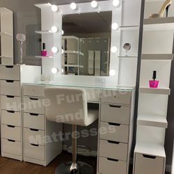 Vanity Station Desk with White Frame Mirror Makeup Table New✨Hello Spring🌸