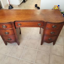 Antique Dixie Hepplewhite Mahogany Desk