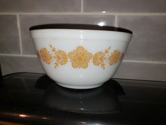 Pyrex 1 1/2 Qt Mixing Bowl