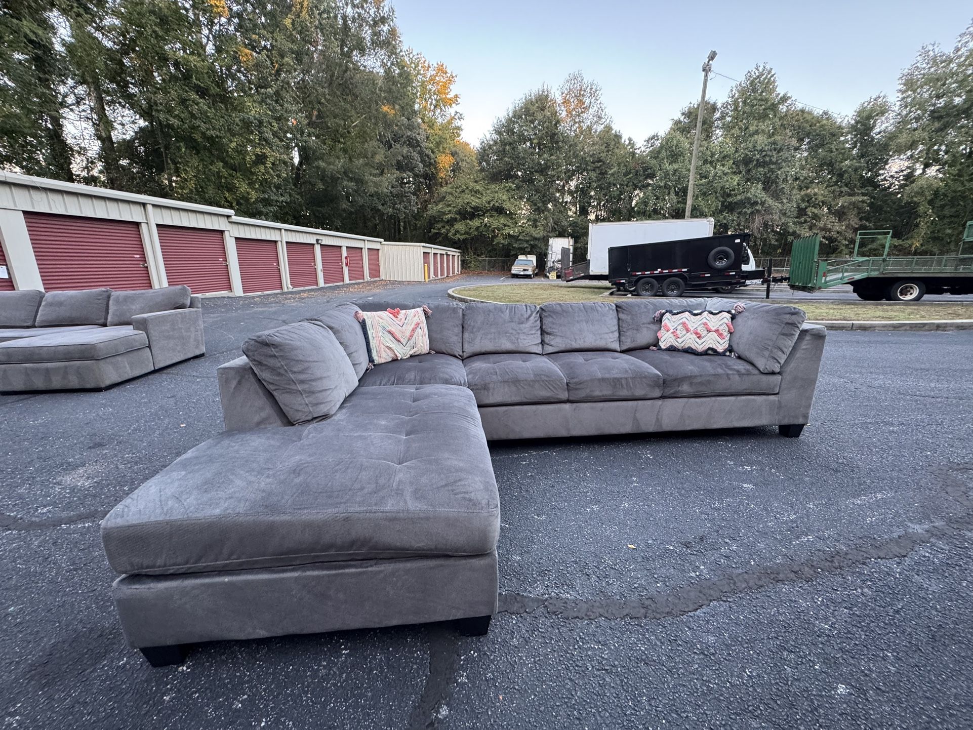 Beautiful Grey Sectional ( Delivery Available ) 
