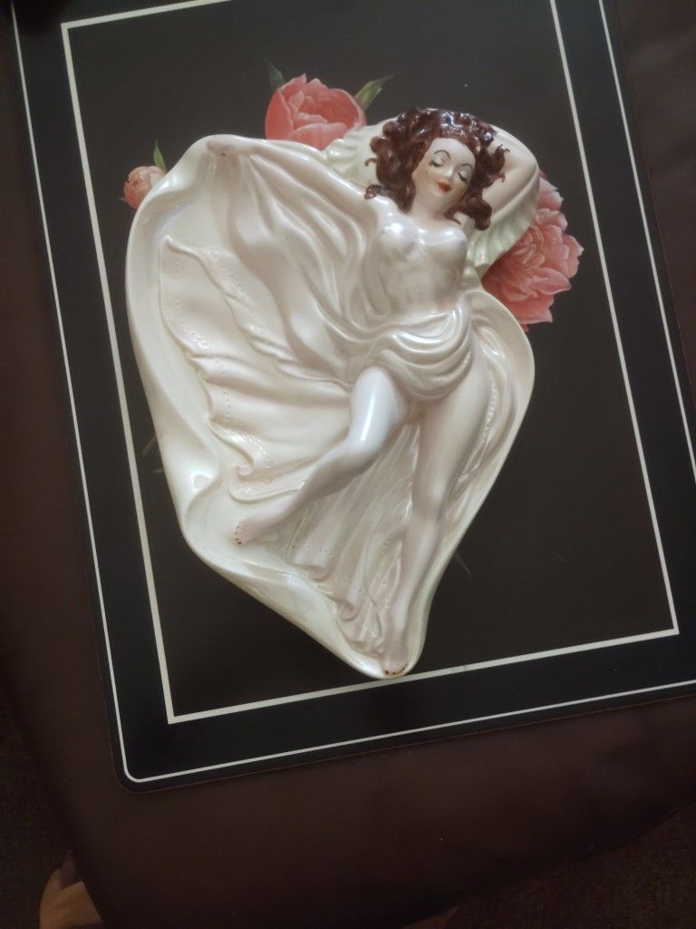 Old Hollywood Ceramic Lady