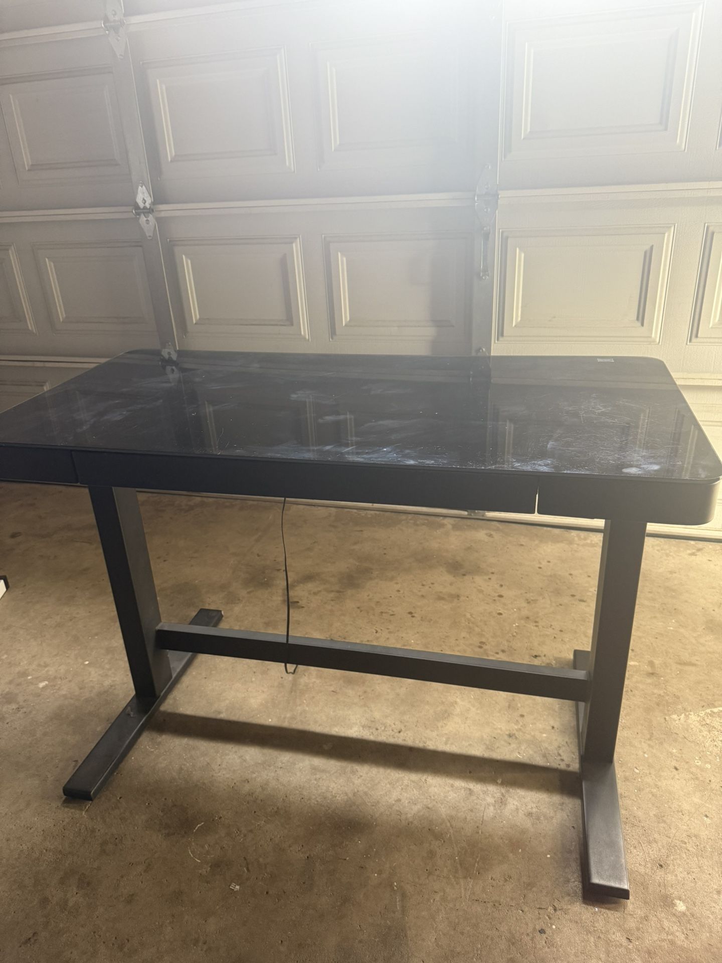 Electric Adjustable Height Desk
