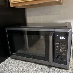 TOSHIBA Air Fryer Combo 8-in-1 Countertop Microwave Oven