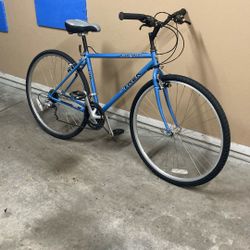 Bicycle—Trek Mulititrack 720