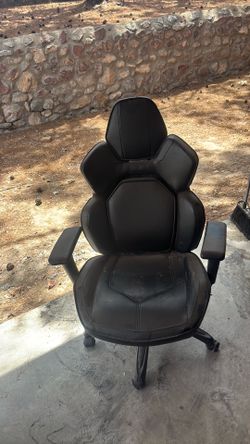 Rolling chair
