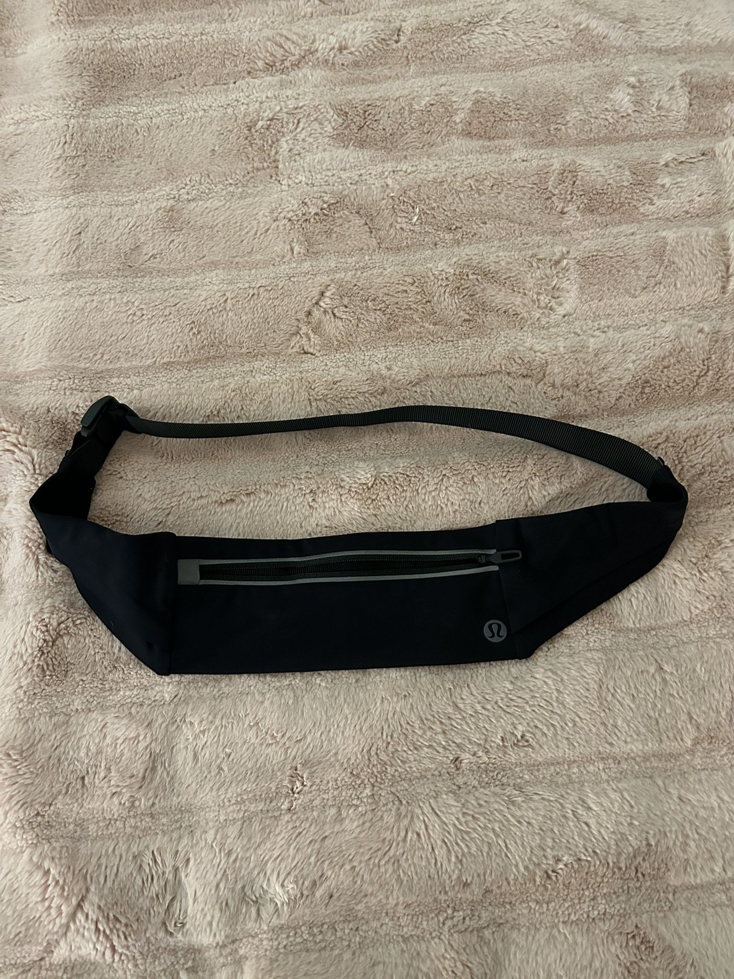 Lululemon Adjustable Running Belt (S) 