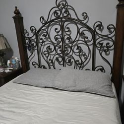 Queen Size Bed 