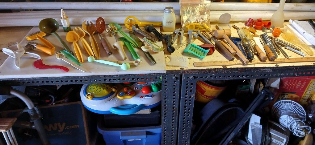 Kitchen Utensils Lot