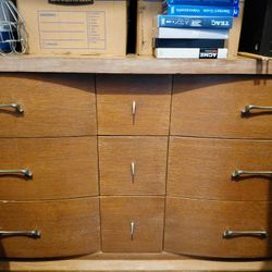 Dresser