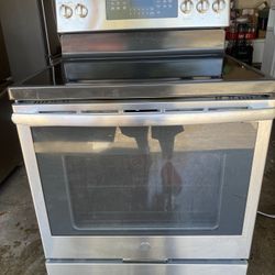 Stove And Refrigerator 
