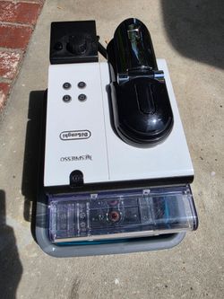 Delonghi Nespresso EN.520W Espresso Machine w/ Milk Frother with Lots of Pods
