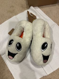 Home/ Bedroom Slippers
