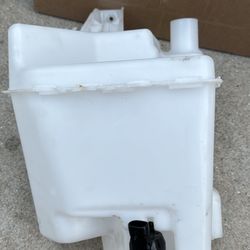 For 2013-2016 Sentra Washer Reservoir NI1288150 289103SG0A-PFM