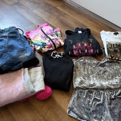 Clothing: Sizes 10/12 (S/M–L)