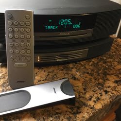 BOSE WAVE RADIO CD + CD CHANGE.