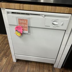 Price Reduced!Dish Washer In White Color 