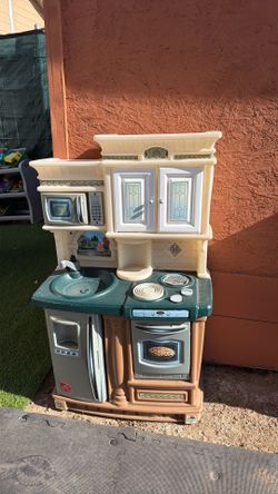Play kitchen