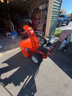 Ariens 28” wide with electric start Snow Blower Model # 924121-1128