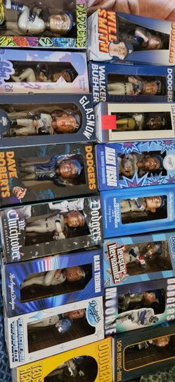 Bobble heads , 24, 25