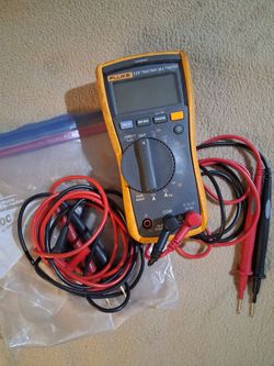 Fluke 117 True RMS MultiMeter