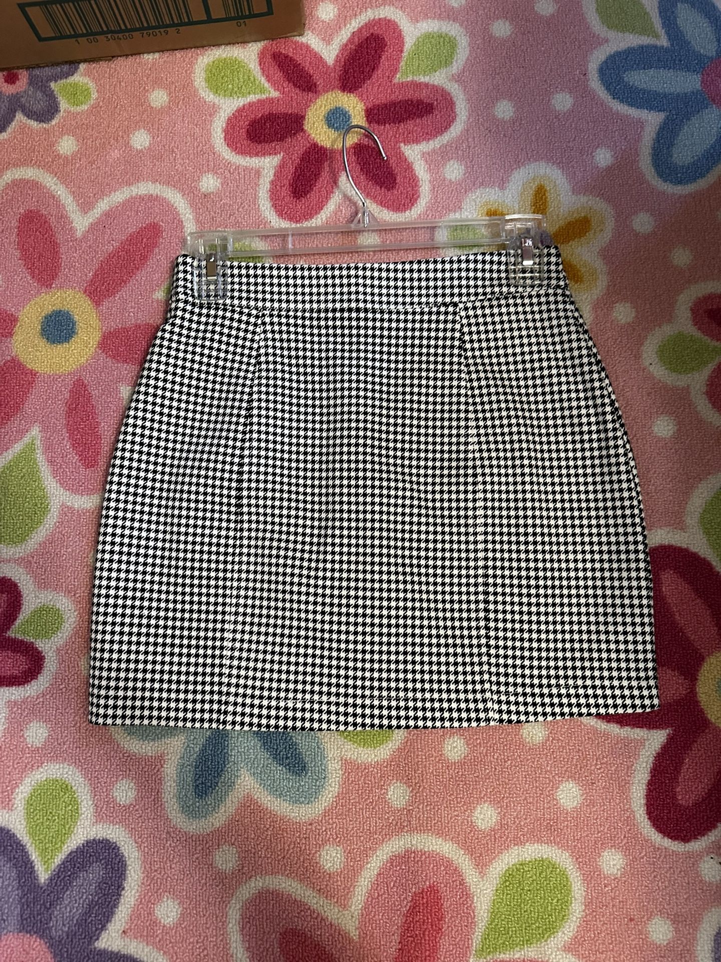 Black and White Houndstooth Skirt