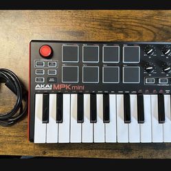 🎹 Akai MPK Mini MK2 – Excellent Condition – $70