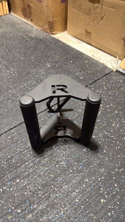 Rogue Grip triangle